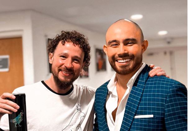 Emilio Betancourt junto a Luisito Comunica