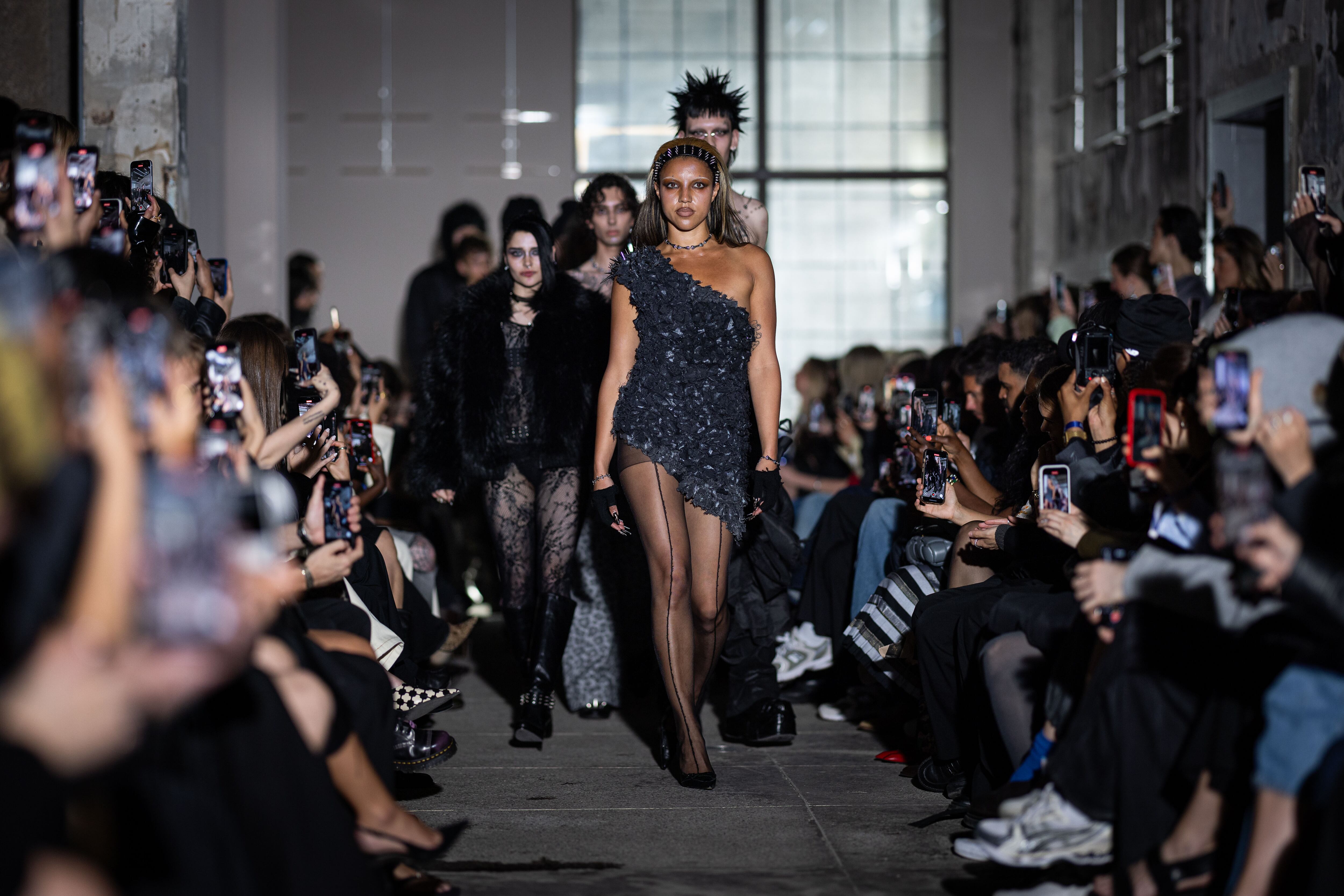 Estocolmo Fashion Week 2025 se transmitió en vivo a través de plataformas digitales y redes sociales, alcanzando una audiencia estimada de 17 millones de personas en 58 países.