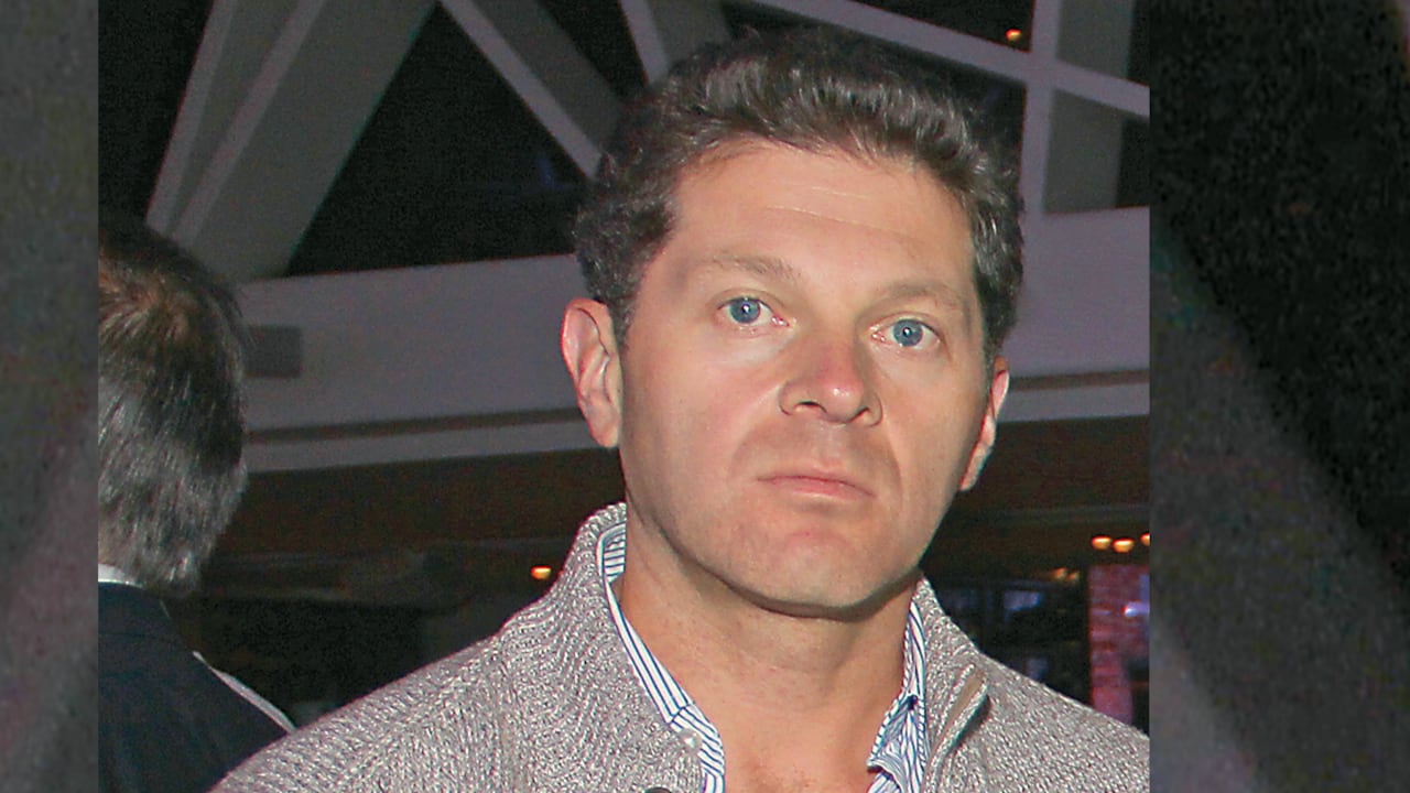 Blackburn tenía 42 años y era padre de dos menores de edad. Su cuerpo apareció en un hotel en el centro de Savannah, Georgia.