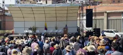 Sobre las 3:00 de la tarde, informaron que el presidente ya estaba próximo a llegar.