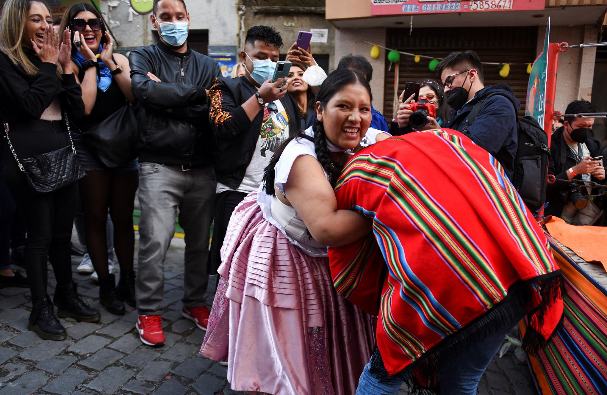 Las luchadoras cholitas de Bolivia