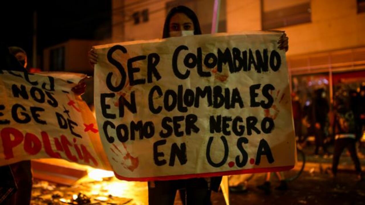 Muchos comparan el caso de Javier Ordoñez con el de George Floyd en EEUU.