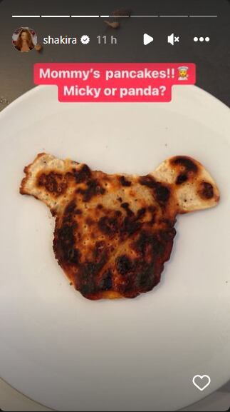 Este fue el primer panqueue de Shakira... Medio quemado. Foto: Instagram @shakira.