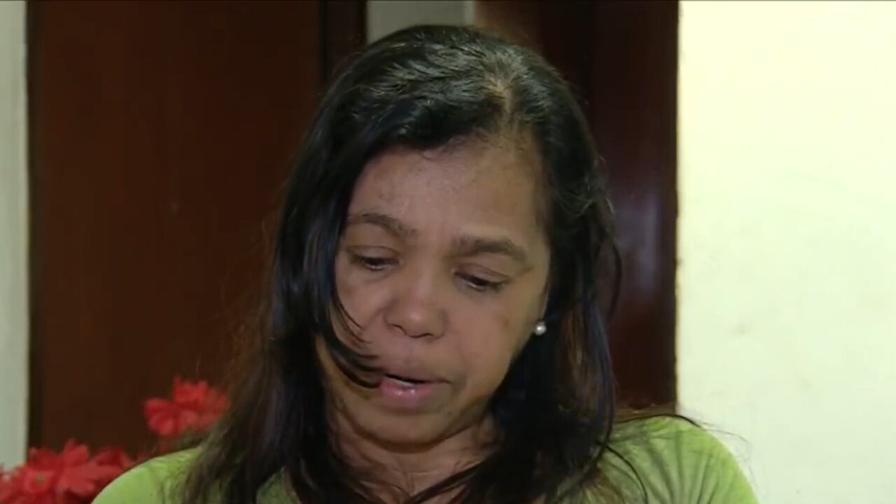 La mujer habló, entre lágrimas, acerca de la muerte de su sobrino.