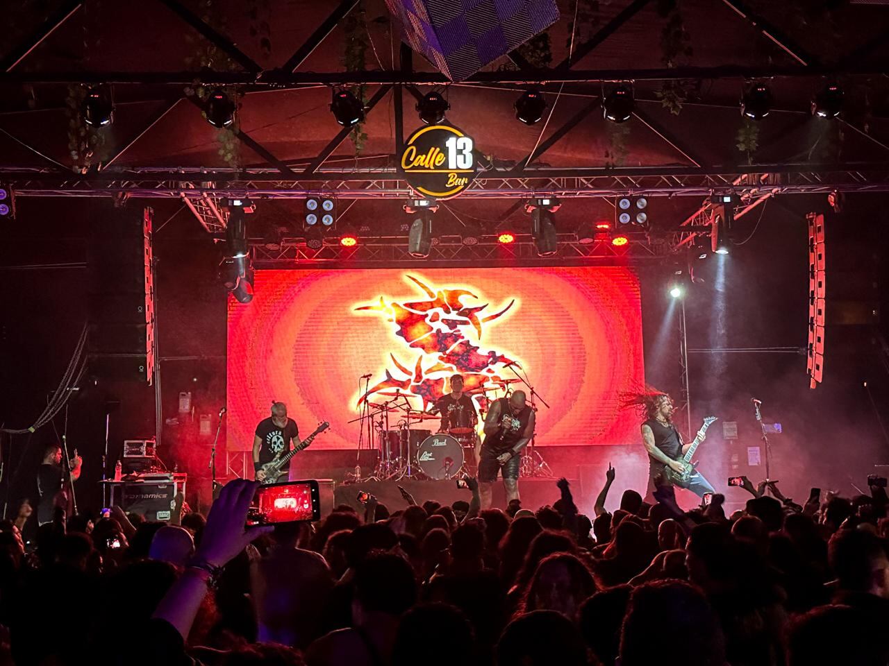 Sepultura, en su concierto de despedida de Colombia. Este tuvo lugar en el marco de su gira de 40 años de actividad, el domingo 14 de abril en el Bar Calle 13 de Bogotá, 2024.