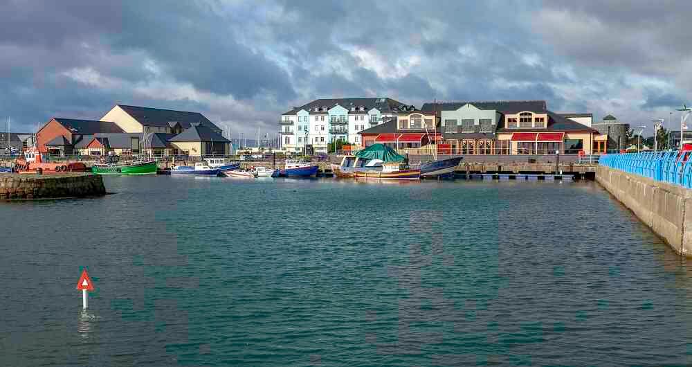 Hertz, empresa de alquiler de vehículos de aeropuerto a nivel mundial, solicita en Dublín un representante de servicio al cliente con español fluido. Foto: Irlanda/Getty