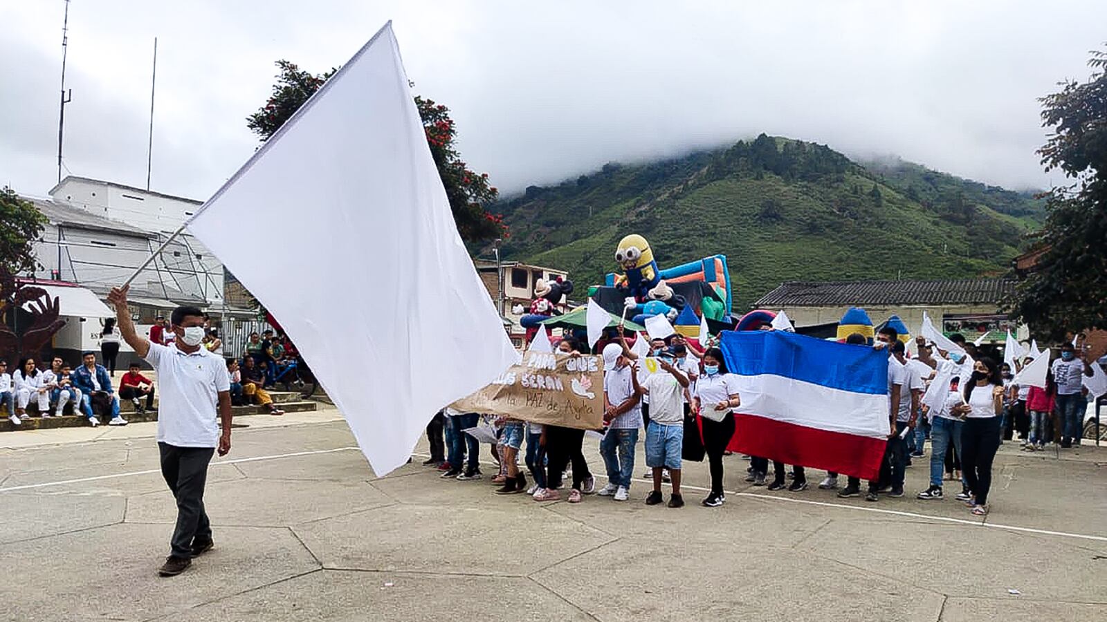 Cientos de personas salieron a las calles durante el domingo de resurrección para hacer un llamado por la paz. Hoy, ese sentir colectivo se mantiene y fortalece la lucha contra la violencia en el municipio
