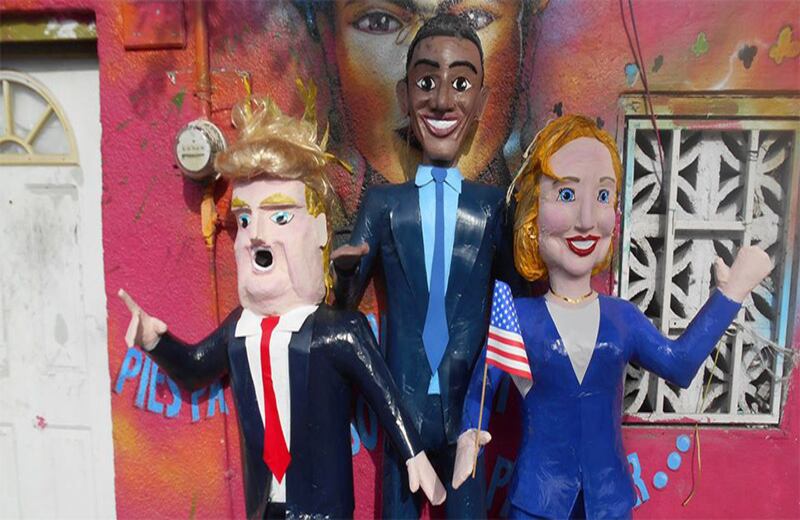 "Mucha gente está pidiendo esta piñata para las fiestas, incluso quieren hacer encargos especiales. Hay gente que ha venido a preguntar por ella solo porque la quieren romper", manifestó a Efe Claudia Rodríguez, dueña de la Floristería México, ubicada en Huntington Park.