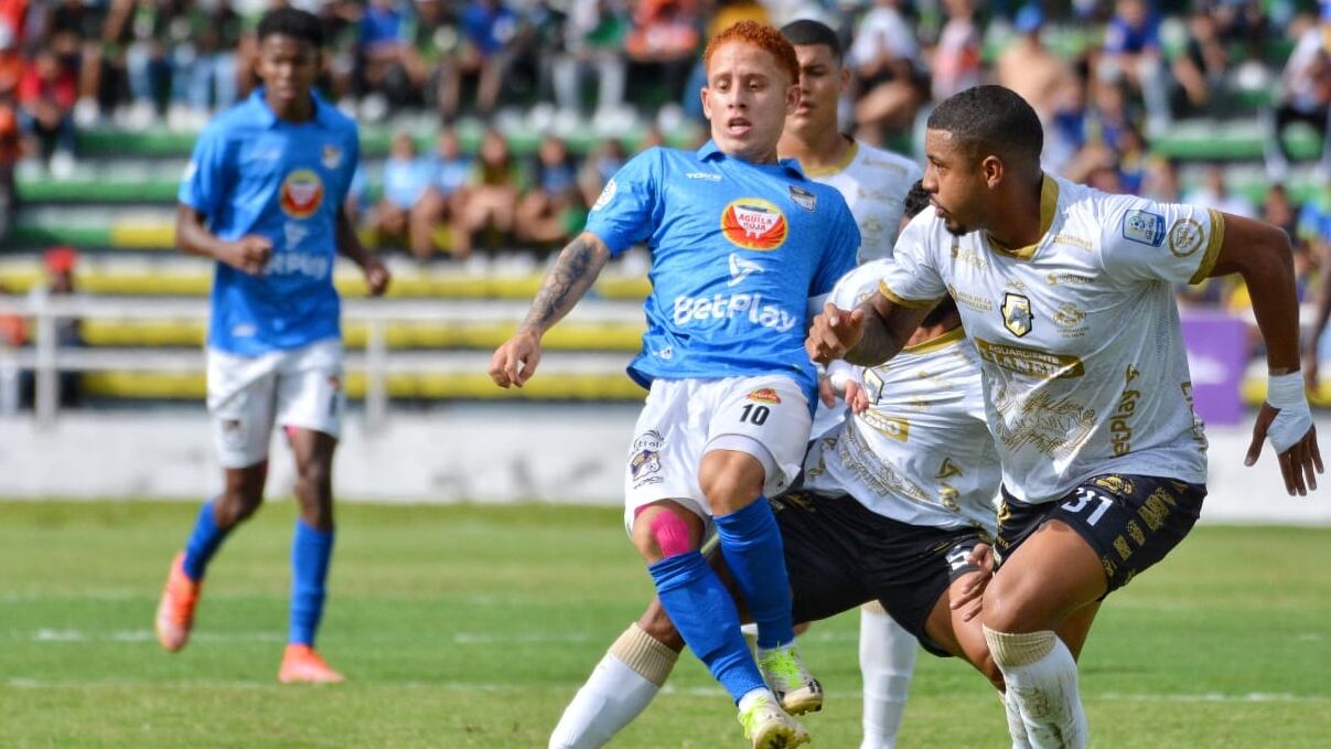 Partido entre Orsomarso y Llaneros. 0-0 primer tiempo.