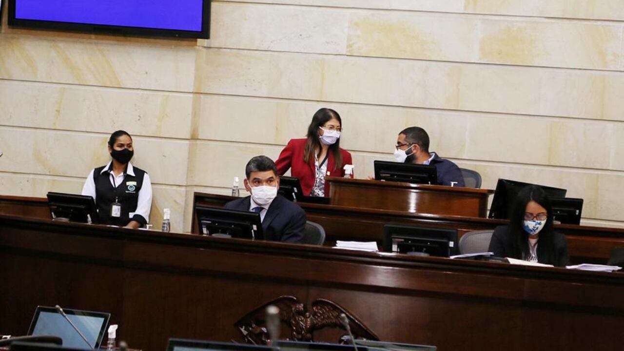 Senado semipresencial