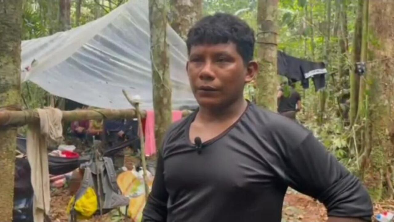 Este es el padre de los niños que sobrevivieron en la selva.