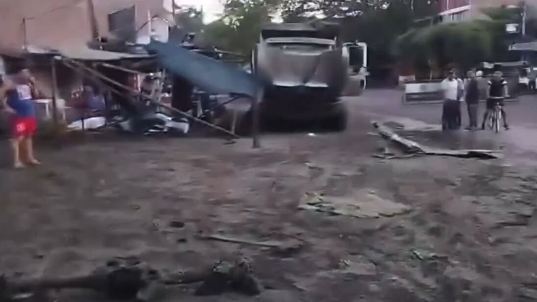 Las autoridades ya se encuentran atendiendo la emergencia.