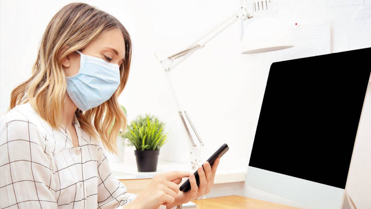 En relación a las herramientas con que las empresas facilitan el trabajo remoto de sus colaboradores, un 79,5 por ciento de ellas aseguraron haber entregado computadores portátiles.