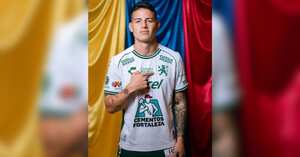 Así luce James la camiseta de su nuevo equipo.