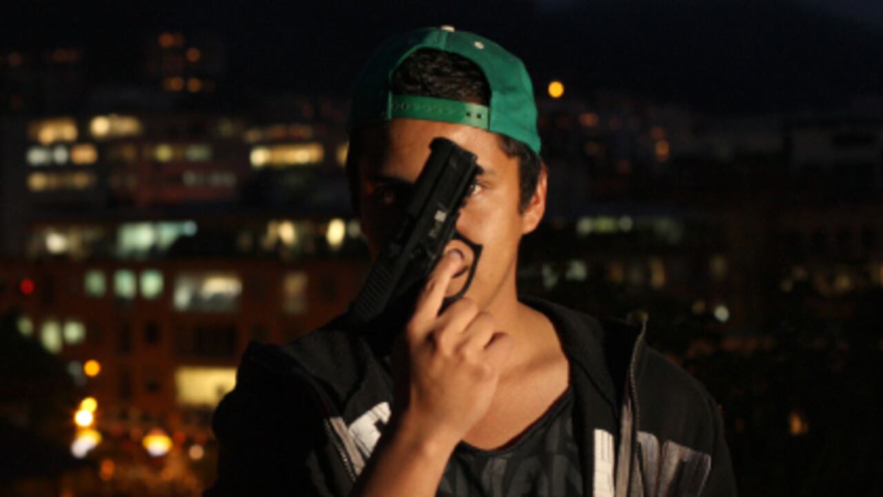 En los próximos días, los cambios incorporados al Código de Infancia y Adolescencia entrarán en vigencia con la sanción presidencial. La nueva estrategia para enfrentar la delincuencia juvenil mezcla prevención y garrote. Se pasa la página del trato extremadamente benevolente para los menores delincuentes.