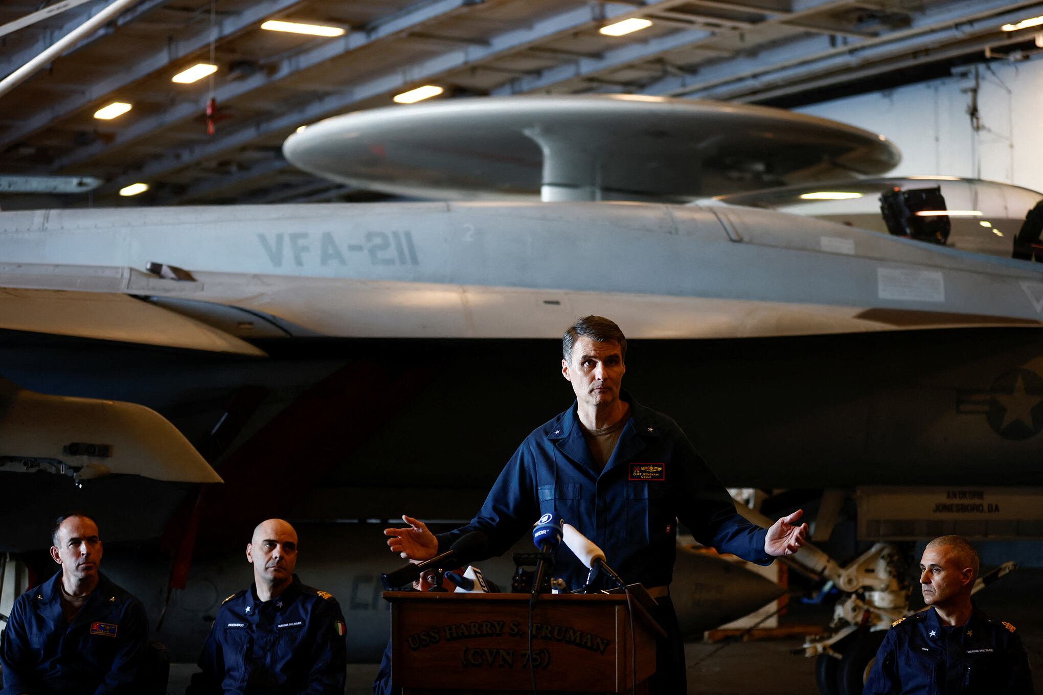 A bordo portaaviones USS Harry Truman