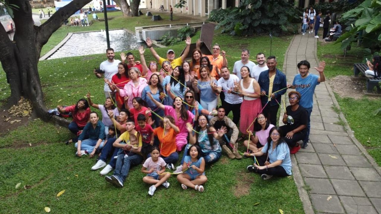 Mientras la ciudad estaba en caos, en el punto de resistencia del oeste nacía en una zona verde del sector la Fundación de Iniciativas, Paz y Oportunidades, IPO.