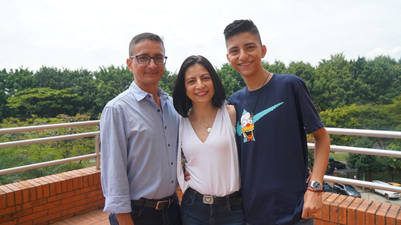 "Cuando yo me casé y tuve a mi hijo a los 27 años, ya mi cuerpo por el cambio de hormonas empezó como tal a tener un episodio de infecciones respiratorias más continuas y también por el embarazo los pulmones se contrajeron mucho", contó Mary Hoyos a SEMANA.