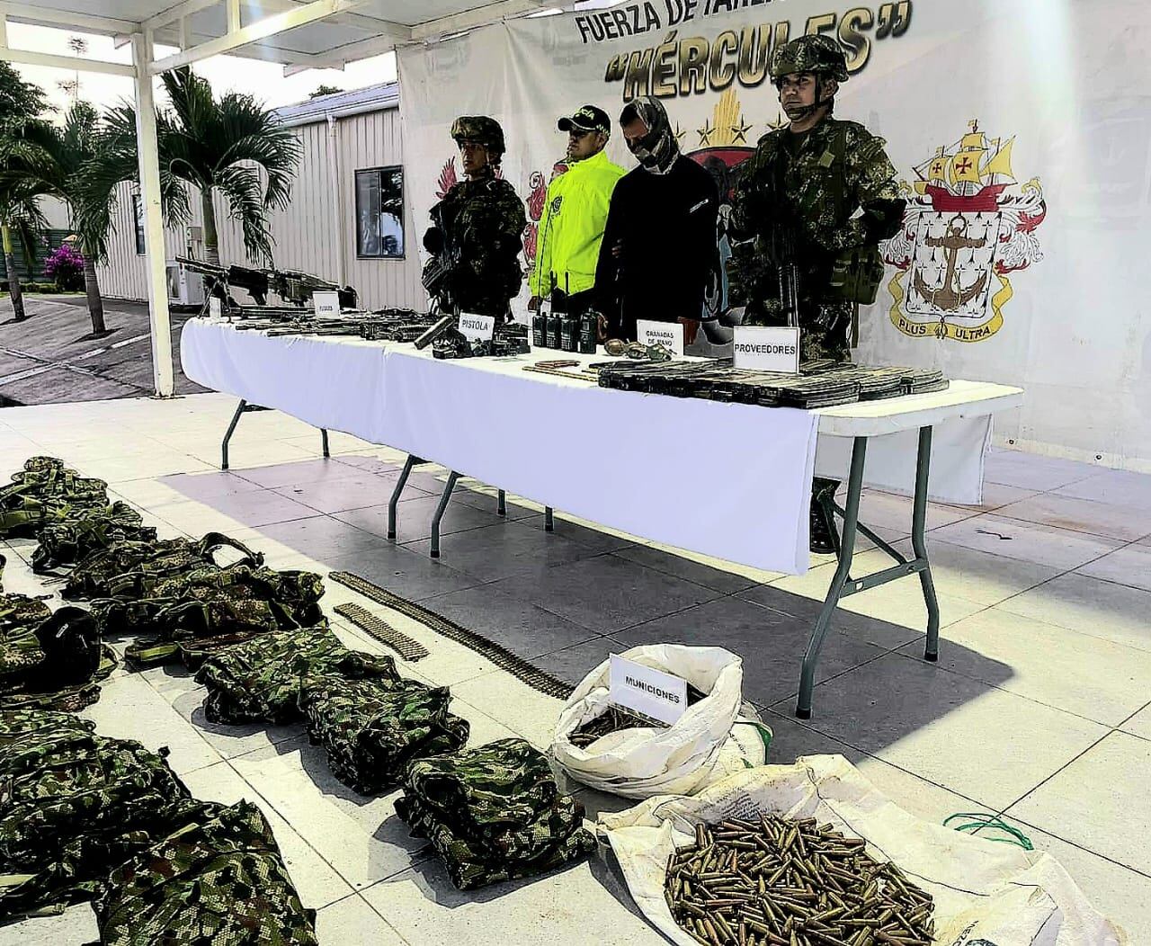 En campamento de las disidencias de las Farc encuentran abundante material de guerra en Nariño.