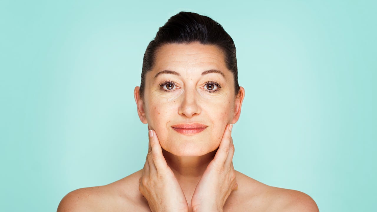 Una alimentación rica en betacarotenos favorece la coloración de la piel.