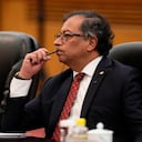 El presidente colombiano Gustavo Petro asiste a una reunión con el presidente chino Xi Jinping (no en la foto) en el Gran Salón del Pueblo el 25 de octubre de 2023 en Beijing, China. (Foto de Ken Ishii - Pool/Getty Images)