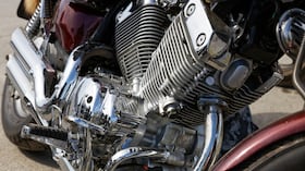 Los accesorios permiten cuidar la motocicleta de caidas e impactos.