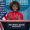 La secretaria de prensa de la Casa Blanca, Karine Jean-Pierre, habla durante una rueda de prensa en la Casa Blanca, el lunes 13 de febrero de 2023, en Washington. (AP Photo/Evan Vucci)