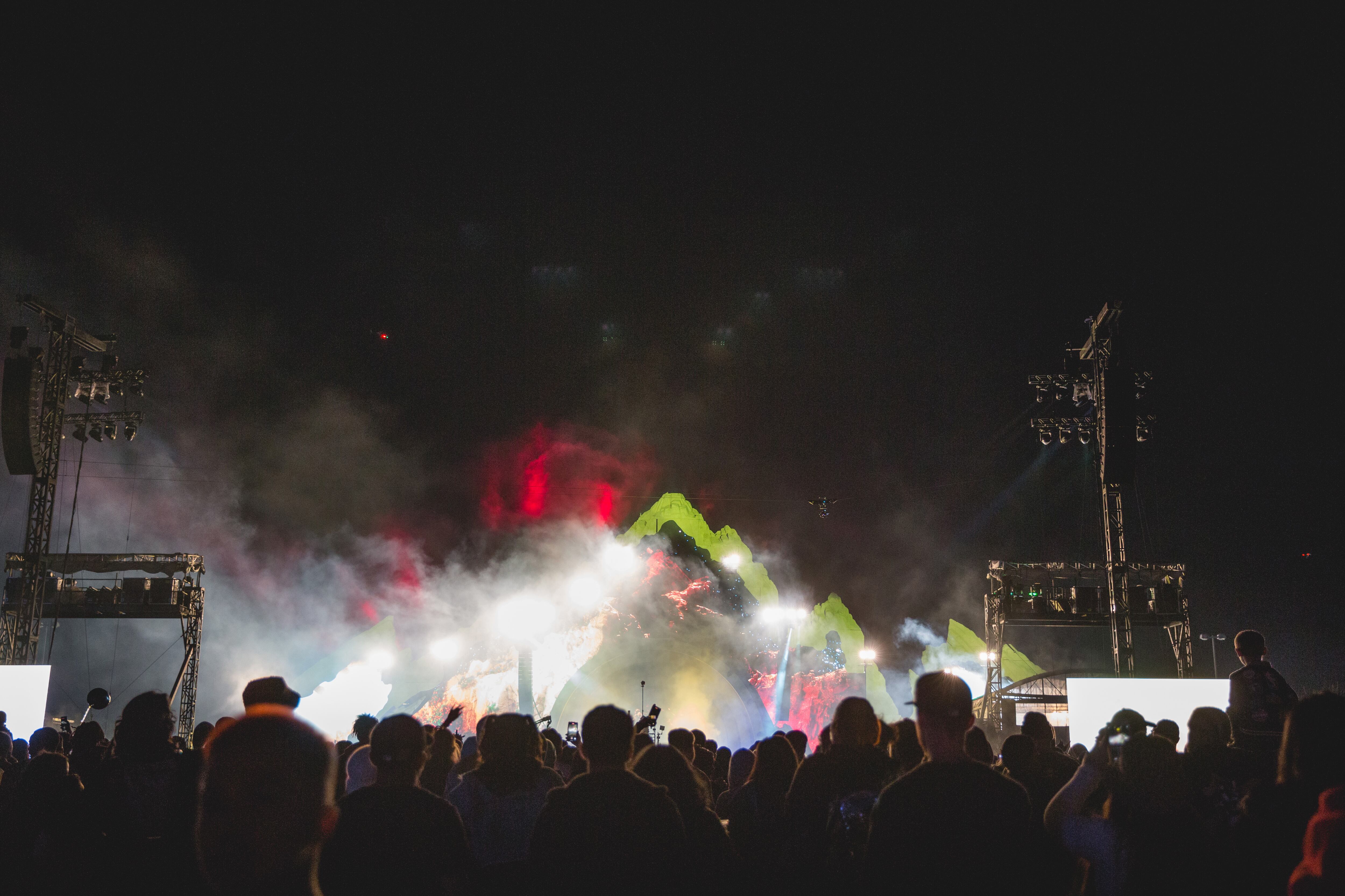 Una avalancha humana se llevó a cabo en el festival musical justo antes de que saliera a escena el rapero Travis Scott.
 
 (Photo by Rick Kern/Getty Images)