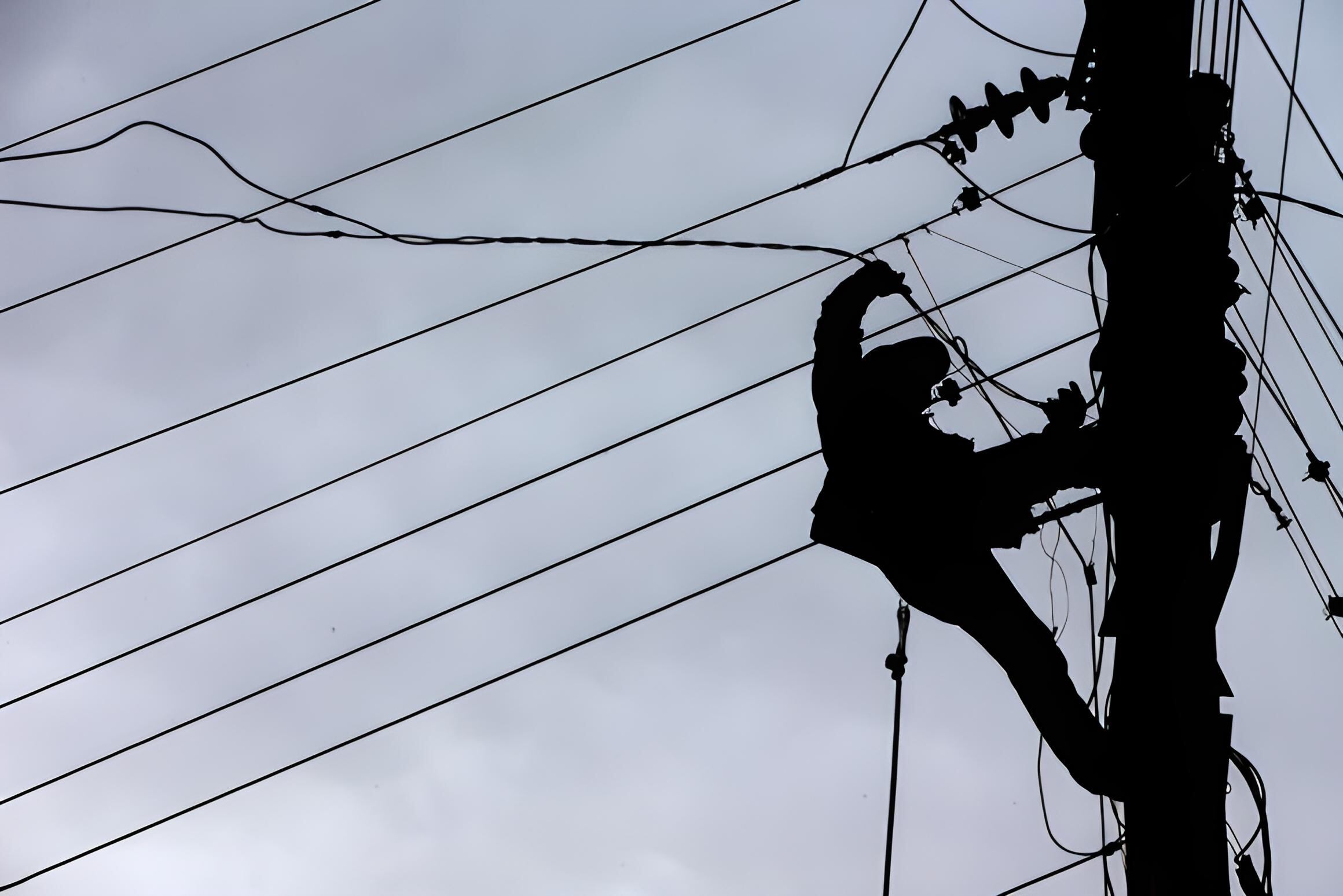 ETB denunció que bandas organizadas y habitantes de calle están robando los cables de cobres y fibra óptica de Internet