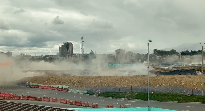 Momento en el que se implosionó el puente de la carrera 13 con avenida de las Américas