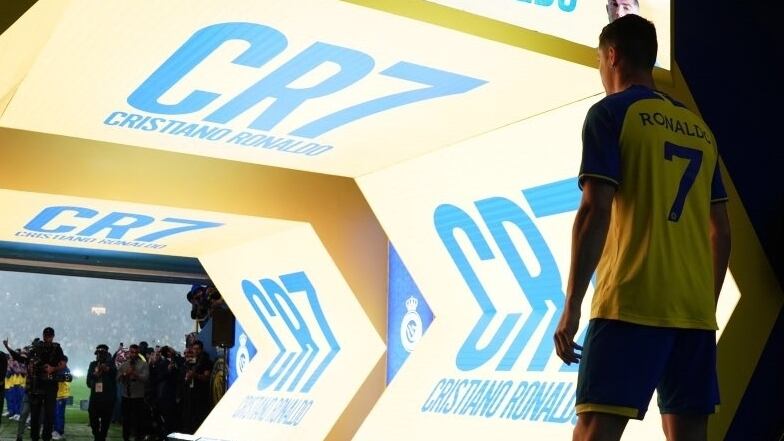 Cristiano Ronaldo durante su presentación con el Al Nassr de Arabia Saudita.