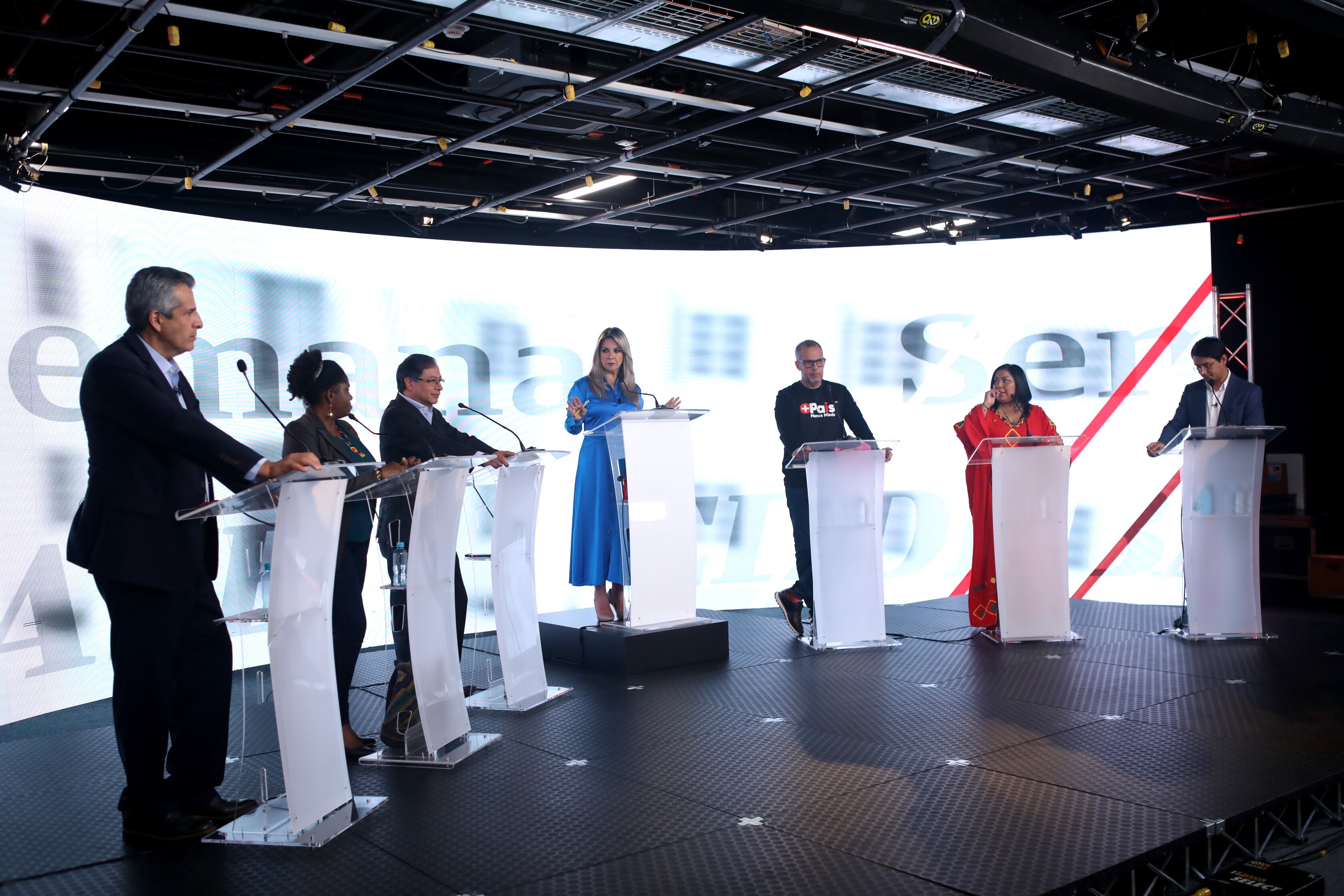 Planos Generales debate pacto histórico