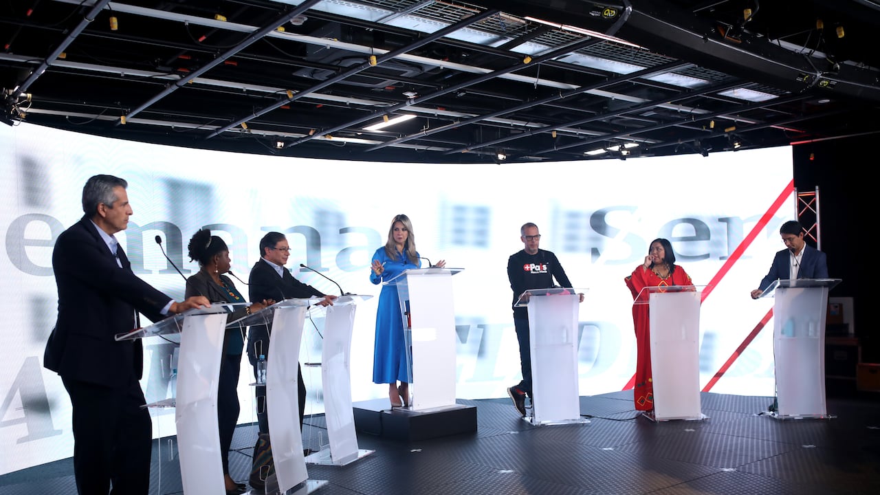 Planos Generales debate pacto histórico