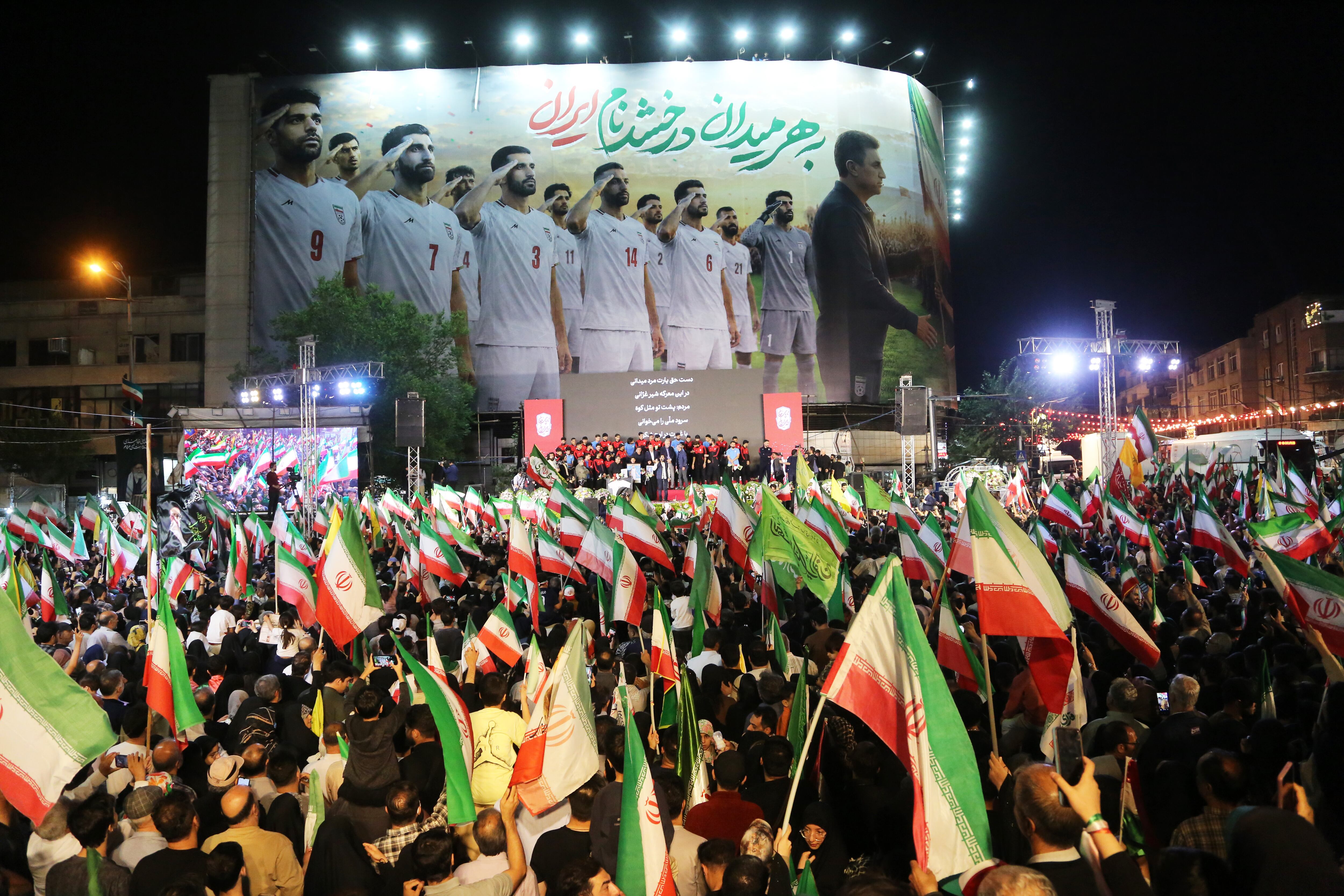 Multitudinaria despedida de la Selección Irán en Teherán.