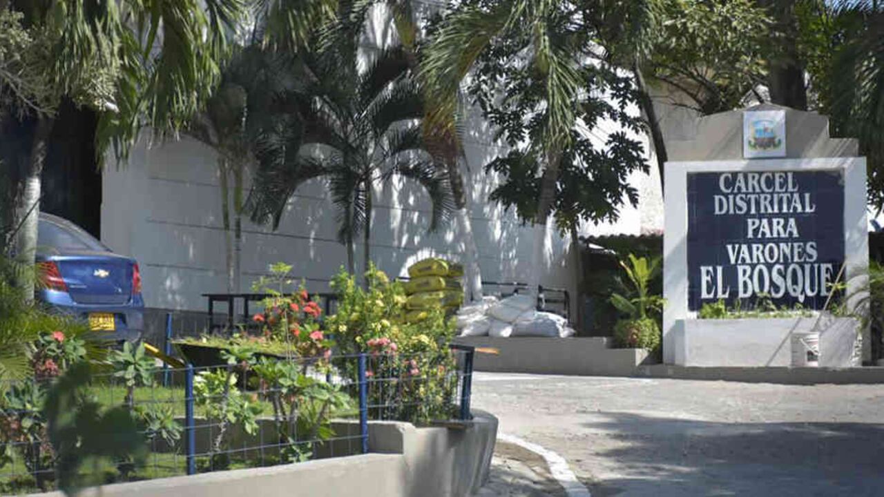 Reclusos y guardias serán sometidos a la prueba del coronavirus, a raíz de este primer caso.