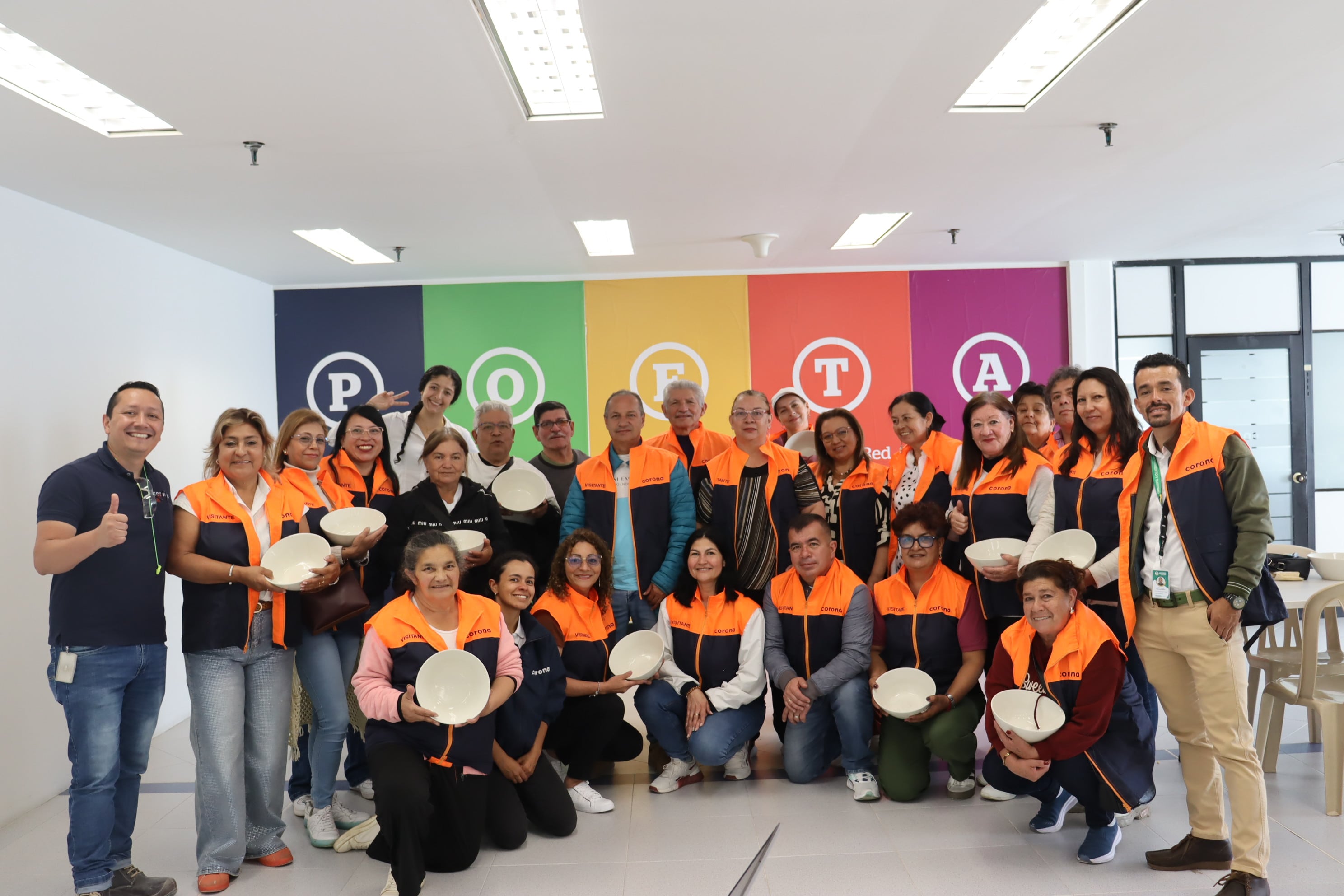 En siete localidades de Cundinamarca y Antioquia se desarrolló una nueva edición de “Corona es tu Casa”, una iniciativa que promueve espacios de diálogo y trabajo colaborativo entre comunidades y la compañía para identificar necesidades locales y construir soluciones de manera participativa.