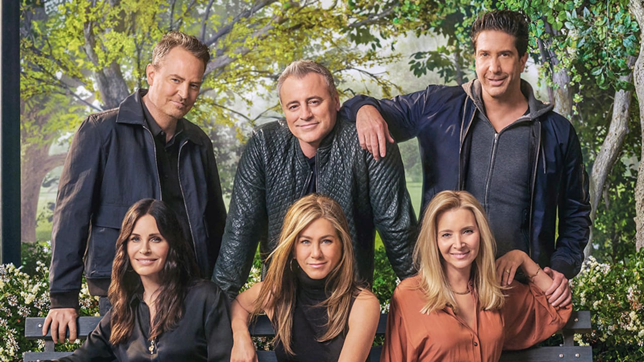 La foto del reencuentro. Matthew Perry, Matt LeBlanc, David Schwimmer, Courteney Cox, Jennifer Aniston y Lisa Kudrow se habían reunido una sola vez bajo el mismo techo desde 2004.
