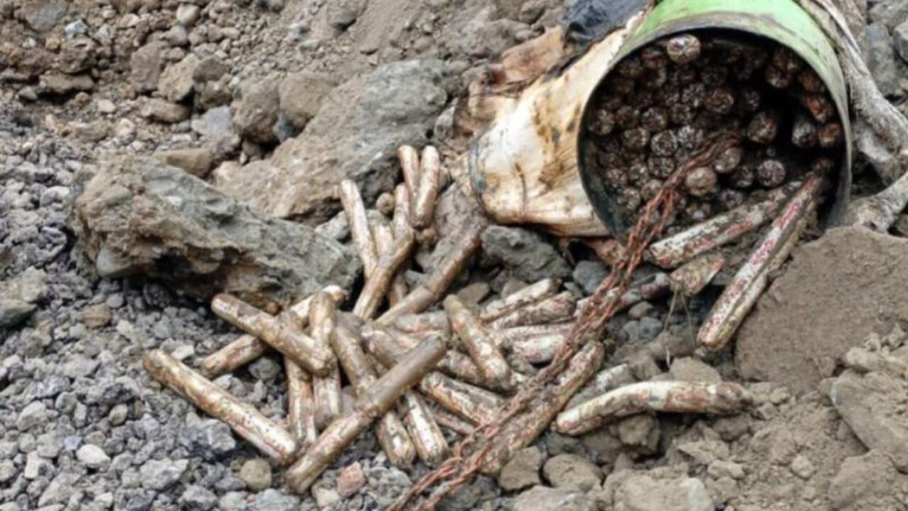 Balde con artefactos explosivos en Antioquia.