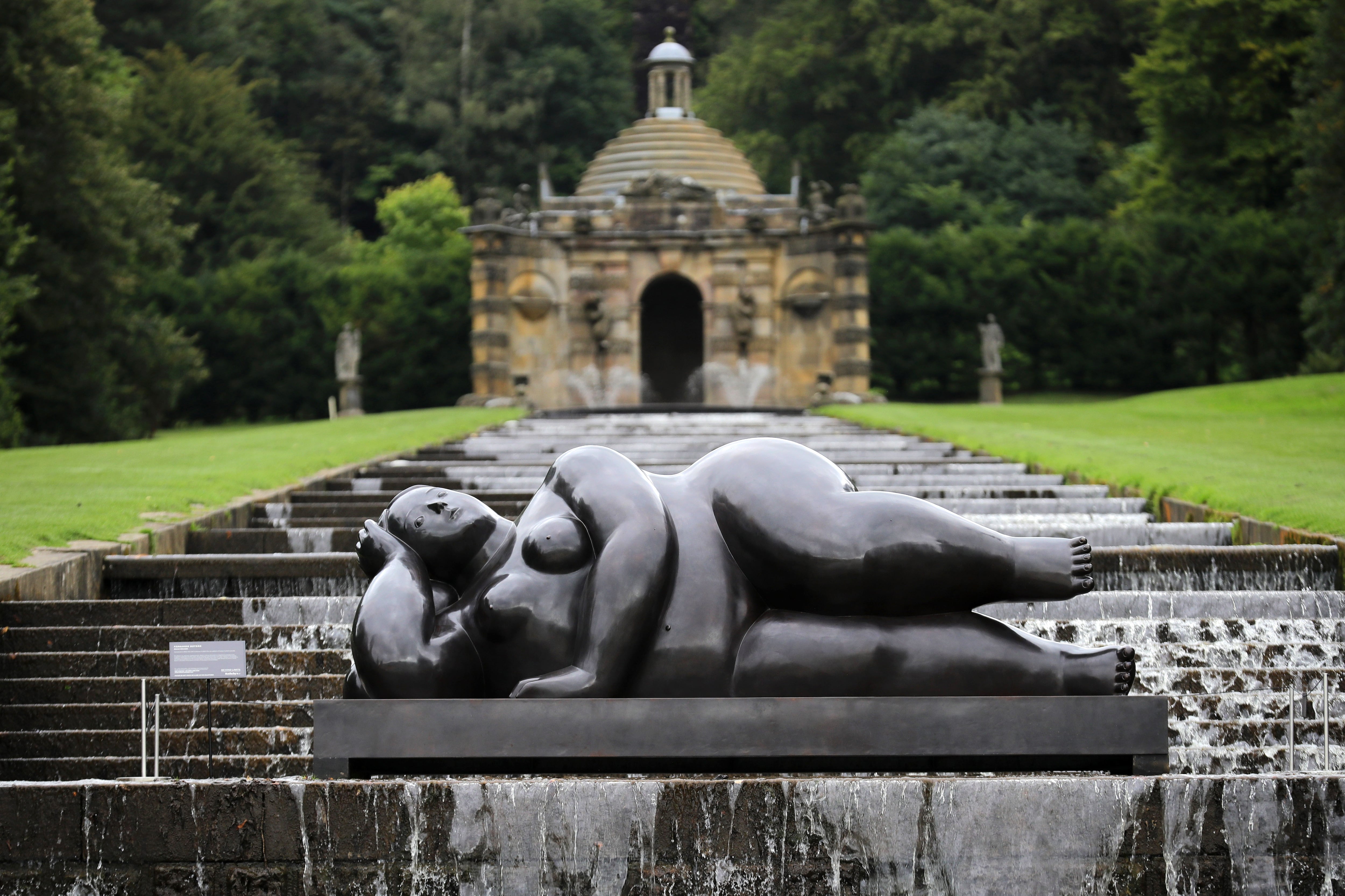 Una monumental escultura del maestro Fernando Botero en Sotheby's 2016.