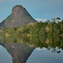 Cerros de Mavecure en la selva del Guainía