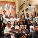 Integrantes del Pacto Histórico celebrando la aprobación de la reforma a la salud.