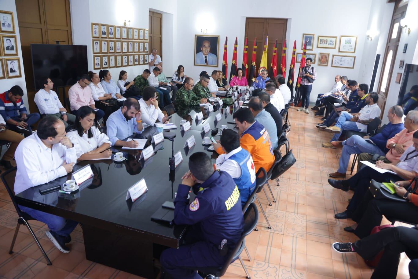El Invias trabaja en la construcción de terraplenes y estribos para iniciar la instalación, a mediados de agosto, de los puentes provisionales destinados para la zona de El Tarrita y El Tarra.
