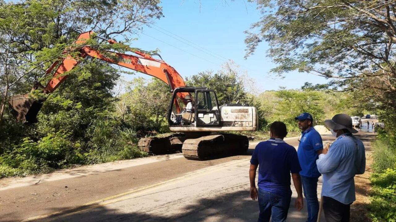 Se espera que los trabajos en Polonuevo culminen este sábado y así los conductores puedan tener una movilidad fluida y segura.