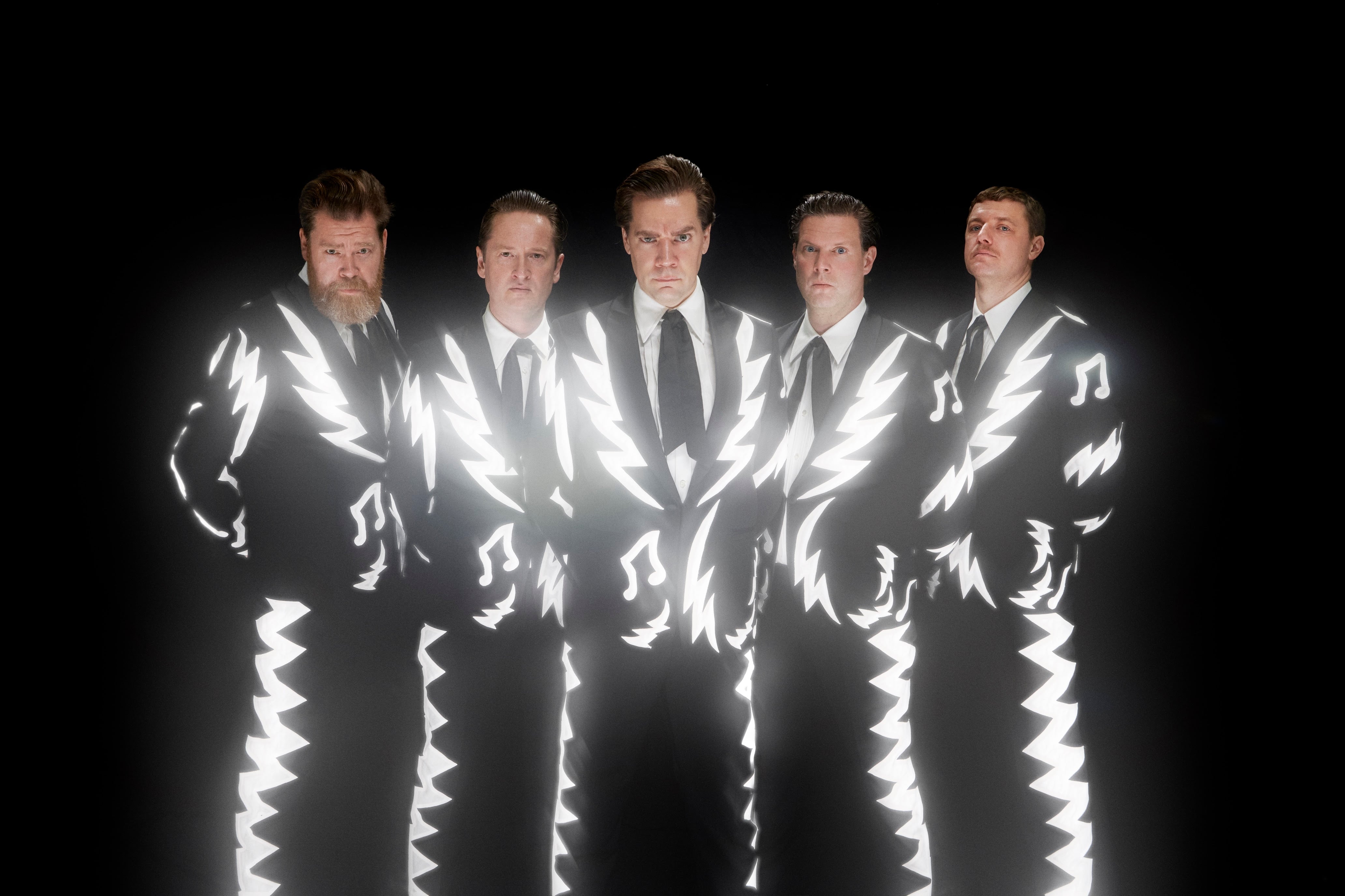 The Hives regresan este verano con su primer álbum de estudio en más de una década, 'The Death Of Randy Fitzsimmons', que saldrá el 11 de agosto de 2023. Ya se puede gozar del impresionante secillo "Bogus Operandi", el contundente tema que abre el álbum.