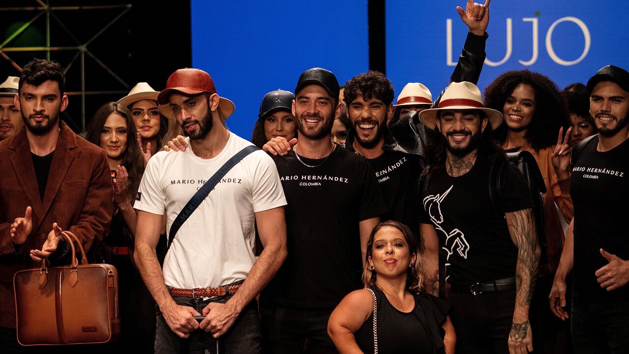 El cierre de la primera noche de pasarela estuvo a cargo de Mario Hernández.