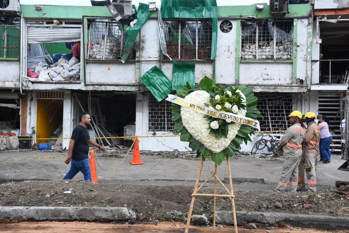 Comerciantes y residentes afectados por el ataque terrorista en la Base Aérea Marco Fidel Suárez.