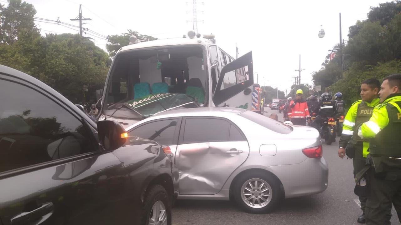 Choque múltiple en Medellín en la mañana de este 15 de junio.