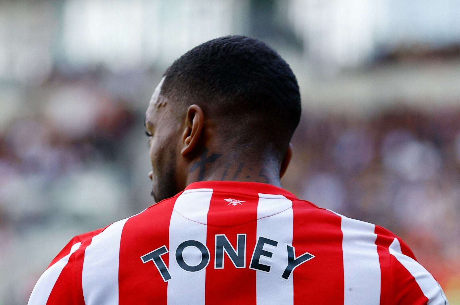 El atacante del Brentford, Ivan Toney fue suspendido por apostar