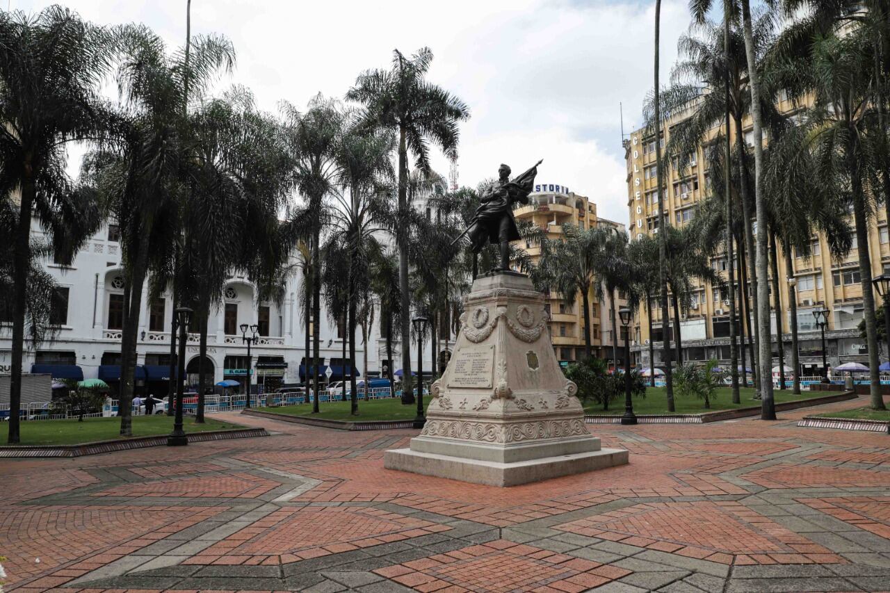 Plaza de Cayzedo de Cali ya está abierta a propios y turistas.