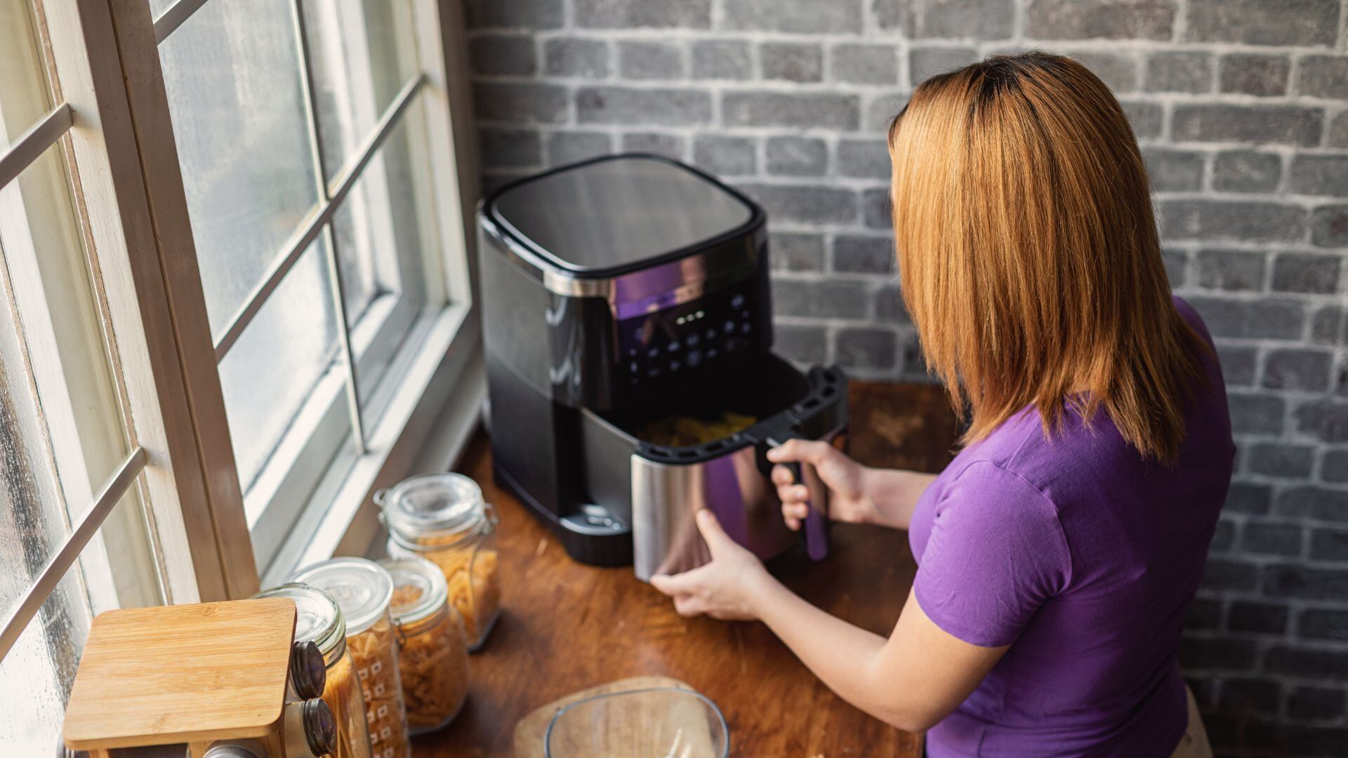 Una freidora de aire que no enciende no siempre está dañada de forma irreversible.